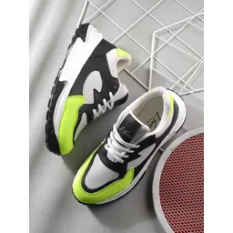 knoos Women Colourblocked Round Toe Water Repellent Upper Mesh Sneakers