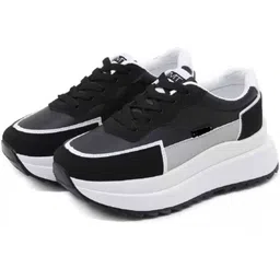 Korean Unisex New Trending lightweight and comfortable skate canvas shoes Sneakers For Women