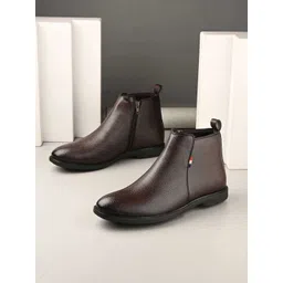 Layasa Men Round Toe Slip-On Regular Boots
