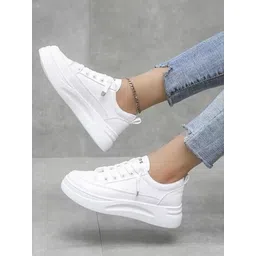 Layasa New Attractive Lightweight Sneakers For Women