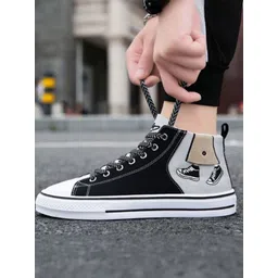 Lejano Men Colourblocked Round Toe Sneakers