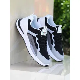 Lejano Men Colourblocked Sneakers