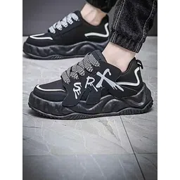 Lejano Men Colourblocked Sneakers