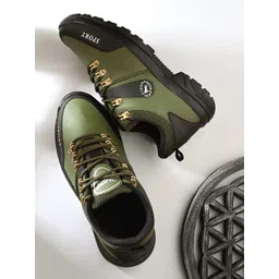 Lejano Men Colourblocked Sneakers