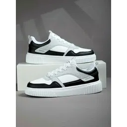 Lejano Men Colourblocked Sneakers