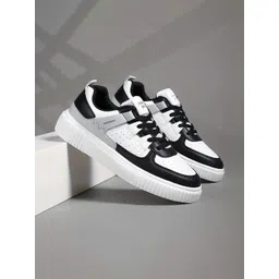 Lejano Men Colourblocked Sneakers