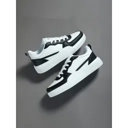 Lejano Men Colourblocked Sneakers