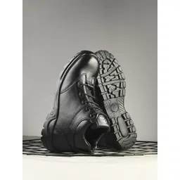 Leo's Fitness Shoes Men Textured Mid-Top Leather Boots