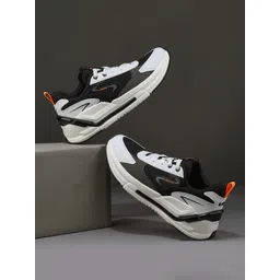 LEVEL Sneakers For Men