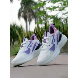 LIBERTY HUNKES 1E Men Colourblocked Sports Running Shoes