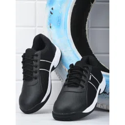 Liberty Men Black Colourblocked Lace Up Sneakers