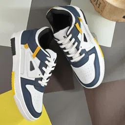 Lightweight Stylish Casaual Comfortable Durable Sneakers For Men