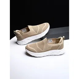 LOUIS STITCH Men Beige Casual Slip-On Fly Knit Sneakers