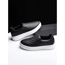 LOUIS STITCH Men Egptian Black Casual Slip-On Lightweight Sneakers