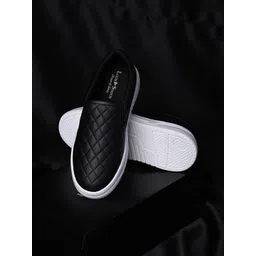 LOUIS STITCH Men Egptian Black Casual Slip-On Lightweight Sneakers