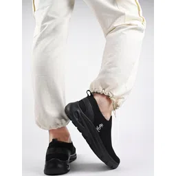 LOUIS STITCH Men Egyptian Black Athleisure Flyknit Sport Shoes