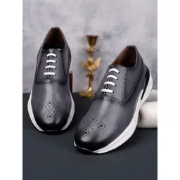 LOUIS STITCH Men Leatherette Sneaker Cushioned Casual Shoes