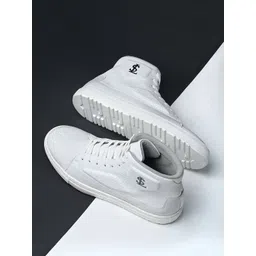 LOUIS STITCH Men Textured Round Toe Sneakers