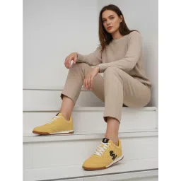 Louis Stitch Yellow Lightweight and Comfortable Casual Lace-Up Sneakers