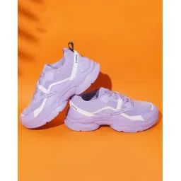 Low-Top Lace-Up Sports Shoes