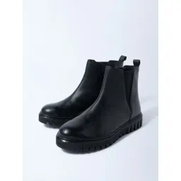 LUNA BLU by Westside Black Chelsea Leather Boots