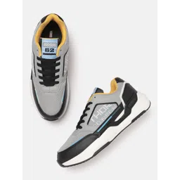 MARVEL STREET Men Colourblocked Sneakers