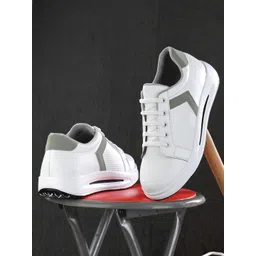 Mast & Harbour Men Solid Lace-Ups Sneakers