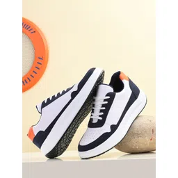 Mast & Harbour Men White & Black Colourblocked Lightweight Sneakers