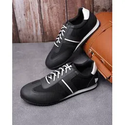 Men Colourblock Lace-Up Sneakers