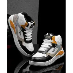 Men Flat Heel Mid-Top Casual Shoe with Lace Fastening
