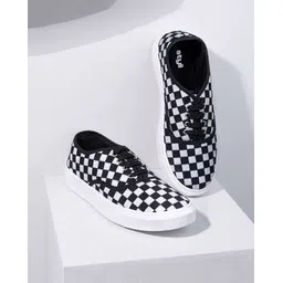 Men Lace-Up Sneakers with Canvas upper