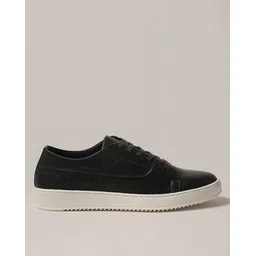 Men Low-Top Lace-Up Sneakers