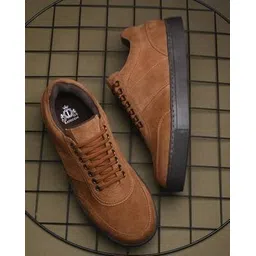 Men Low-Top Lace-Up Sneakers