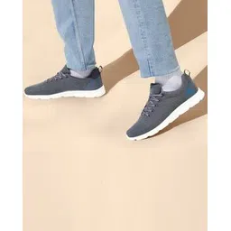 Men Low-Top Lace-Up Sneakers