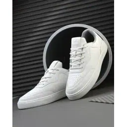 Men Low-Top Lace-Up Sneakers