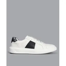 Men Low-Top Lace-Up Sneakers