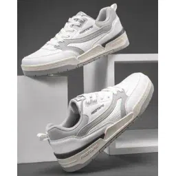 Men Low-Top Lace-Up Sneakers    