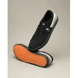 Men Low-Top Sneakers with Lace Fastening