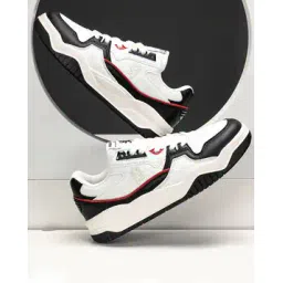 Men Low-Top Sneakers with Lace Fastening