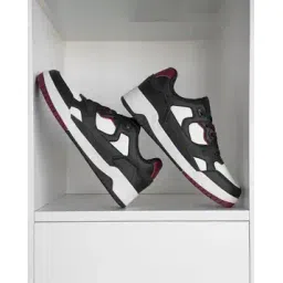 Men Low-Tops Lace-Up Sneakers 