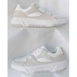 Men Low-Tops Sneakers