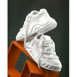 Men Mid-Top Running Sports Shoes with Lace Fastening