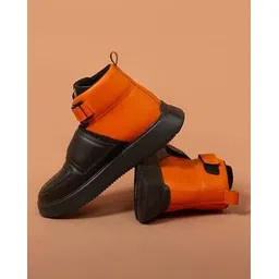 Men Mid-Top Sneakers with Velcro Fastening