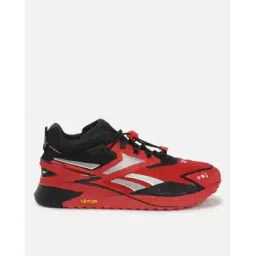 Men Mid-Top Sports Shoes with Lace Fastening