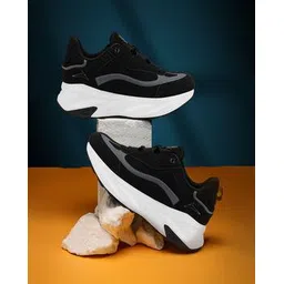 Men Round-Toe Lace-Up Sneakers