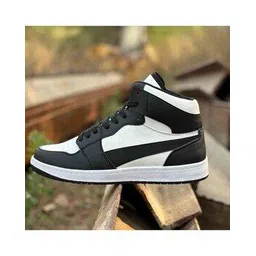 Men Round-Toe Lace-Up Sneakers