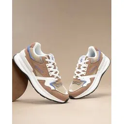 Men Round-Toe Lace-Up Sneakers