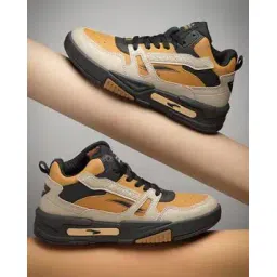 Men Round-Toe Lace-Up Sneakers