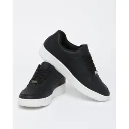 Men Round-Toe Sneakers with Lace Fastening
