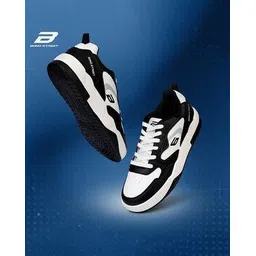 Men Round-Toe Sneakers with Lace Fastenings